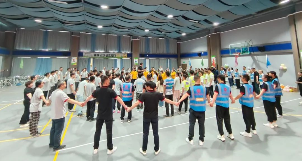 趣味运动结伴同行 | Z6·尊龙凯时「中国」物流趣味运动会