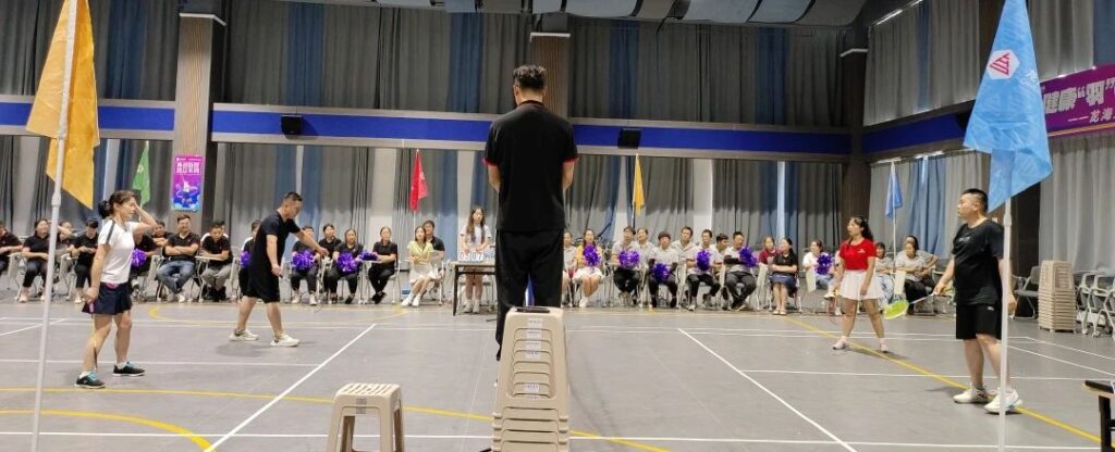 健康“羽”你分享,追梦“羽”你同行——Z6·尊龙凯时「中国」物流第三届“智慧杯”羽毛球比赛