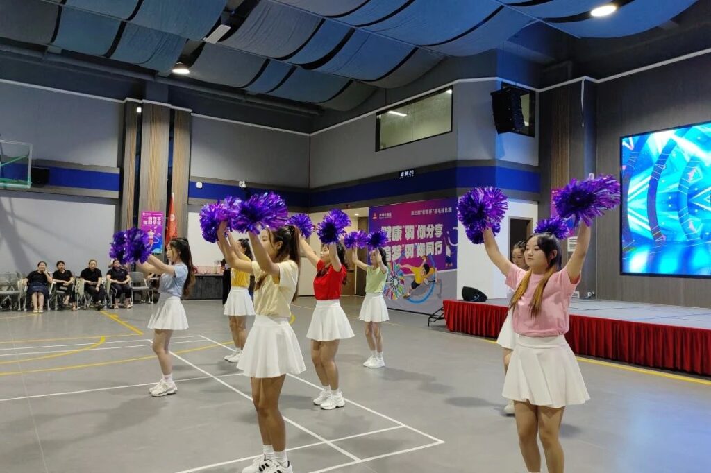 健康“羽”你分享,追梦“羽”你同行——Z6·尊龙凯时「中国」物流第三届“智慧杯”羽毛球比赛